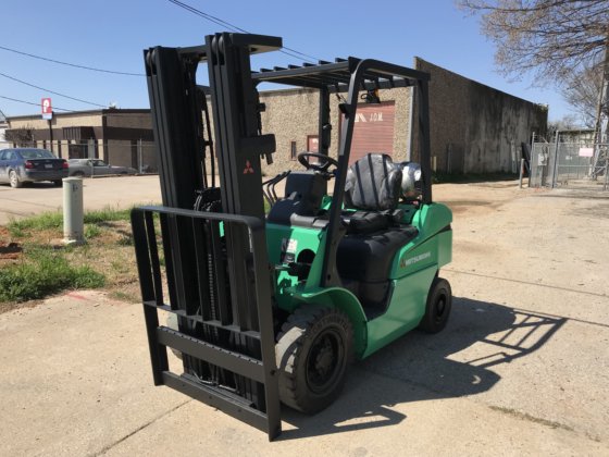 Mitsubishi FG25N Forklift picture