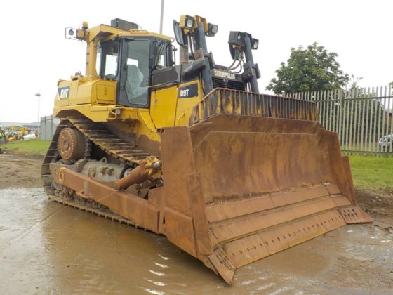 Caterpillar D9T Dozer picture