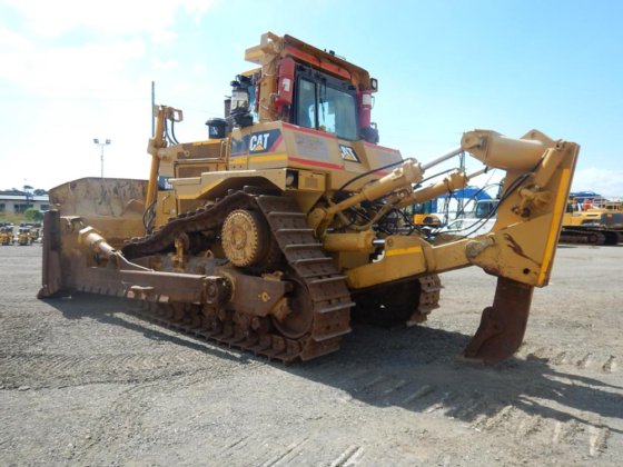 Caterpillar D9T Dozer picture