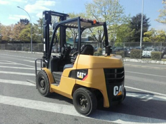 Caterpillar DP40N Forklift picture