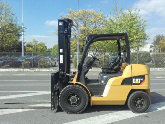Caterpillar DP40N Forklift picture