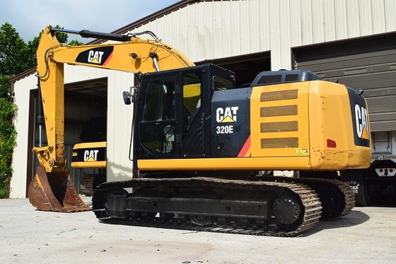 Caterpillar 320 Excavator picture