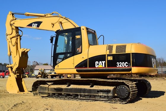 Caterpillar 320 Excavator picture