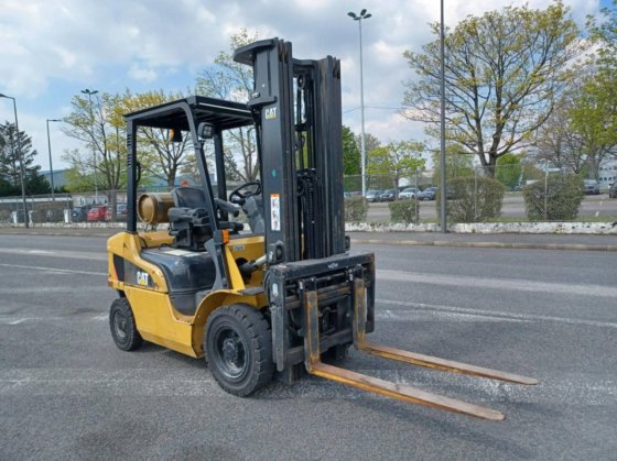 Caterpillar GP25N Forklift picture