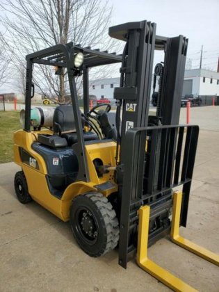 Caterpillar GP25N Forklift picture
