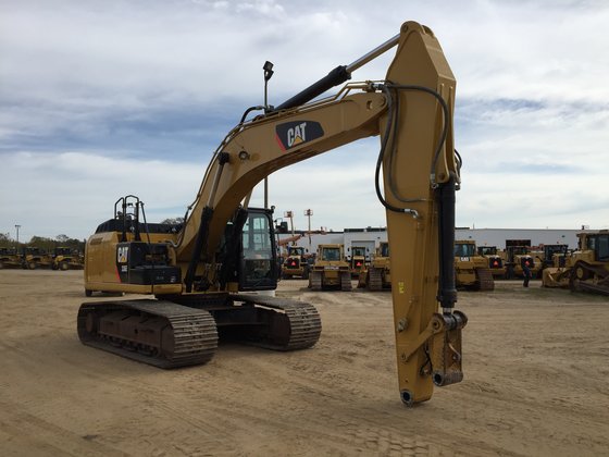 Caterpillar 336 Excavator picture