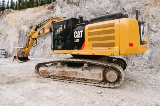 Caterpillar 340 Excavator picture