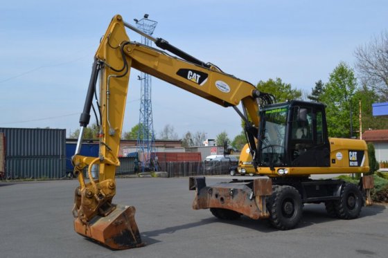 Caterpillar M318D Excavator picture