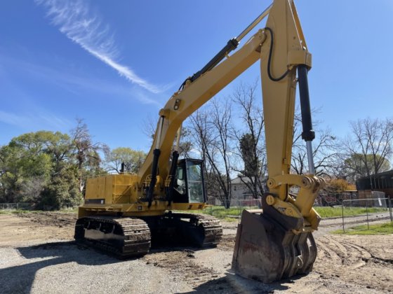 Caterpillar 345 Excavator picture