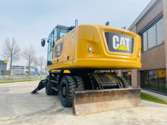 Caterpillar M320F Excavator picture