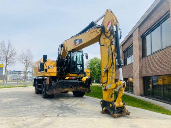 Caterpillar M320F Excavator picture