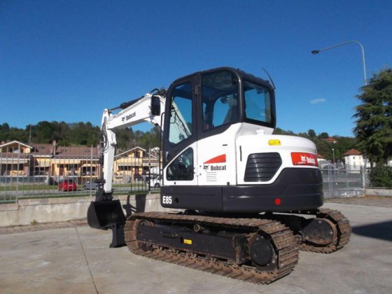 Bobcat E85 Excavator picture