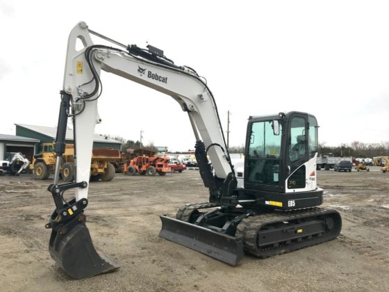 Bobcat E85 Excavator picture