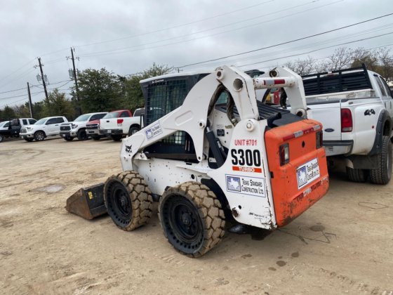 Bobcat S300 Skid Steer Loader picture