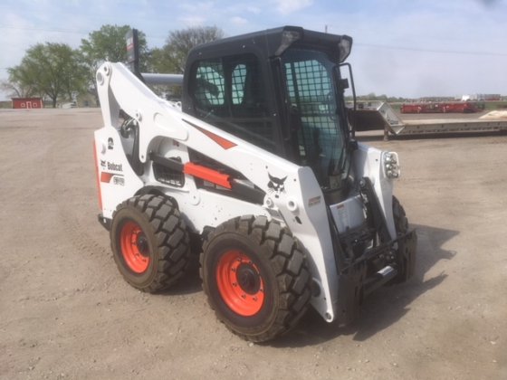 Bobcat S740 Skid Steer Loader picture