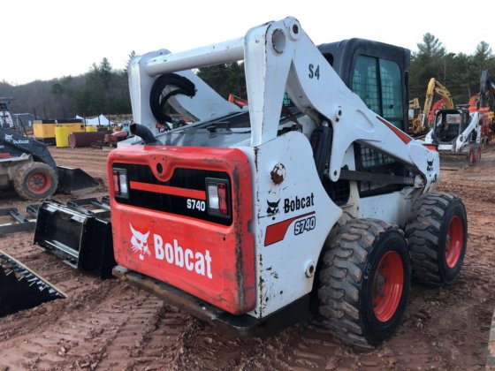 Bobcat S740 Skid Steer Loader picture