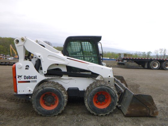 Bobcat S850 Skid Steer Loader picture