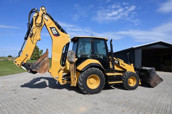 Caterpillar 450 Backhoe Loader picture