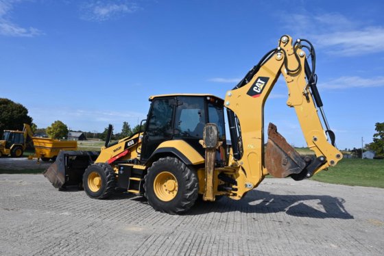 Caterpillar 450 Backhoe Loader picture