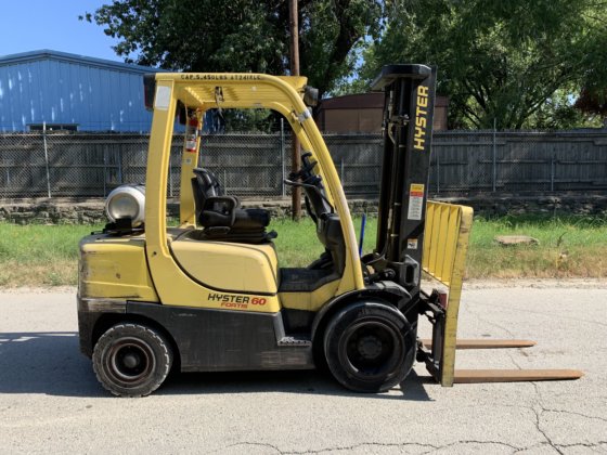 Hyster H60FT Forklift picture
