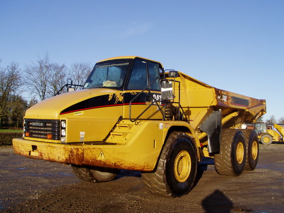 Caterpillar 740 Articulated Hauler picture