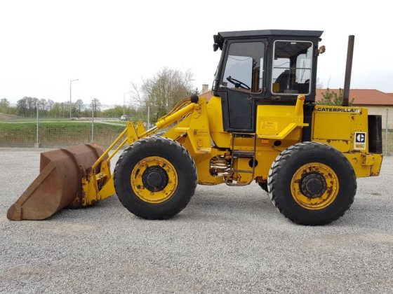 Caterpillar 910 Wheel Loader picture