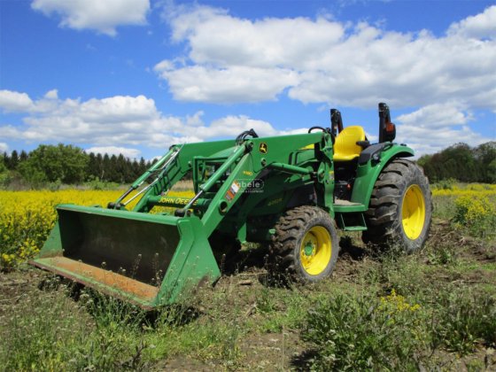 John Deere 4052R Tractor picture