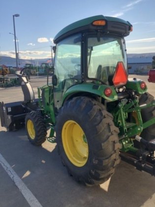 John Deere 4052R Tractor picture