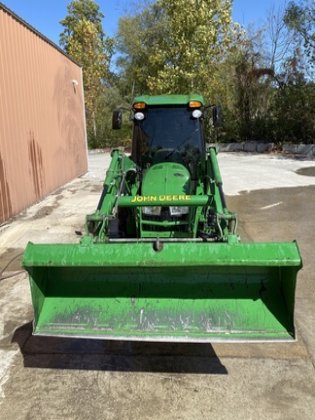 John Deere 4066R Tractor picture