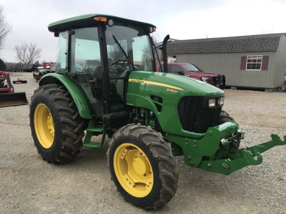 John Deere 5085M Tractor picture