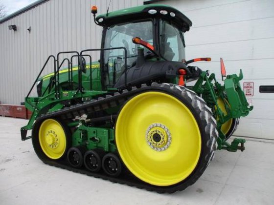 John Deere 8370RT Tractor picture