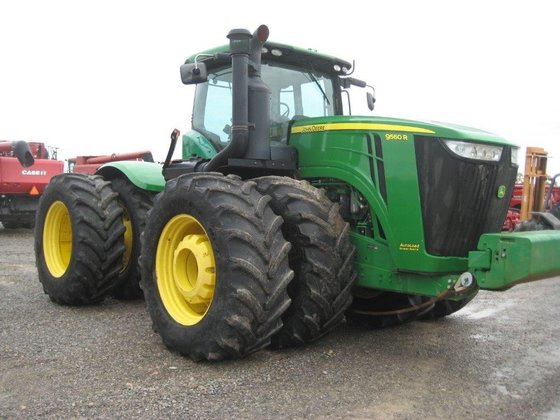 John Deere 9560R Tractor picture