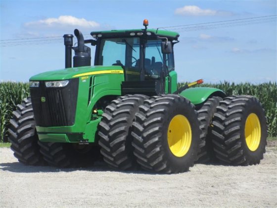 John Deere 9560R Tractor picture