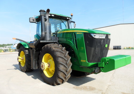 John Deere 9560R Tractor picture