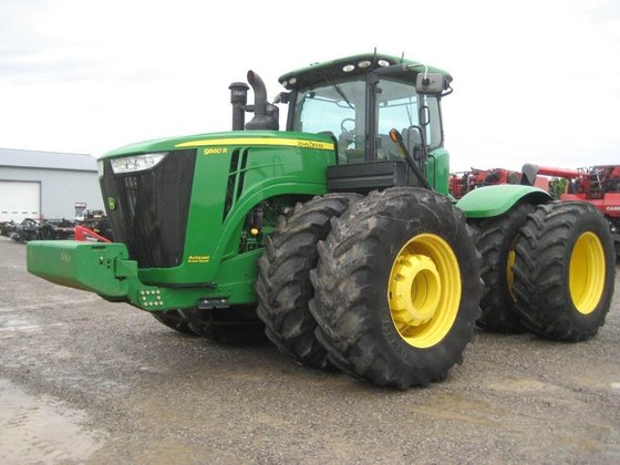 John Deere 9560R Tractor picture