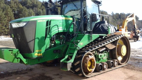John Deere 9560RT Tractor picture