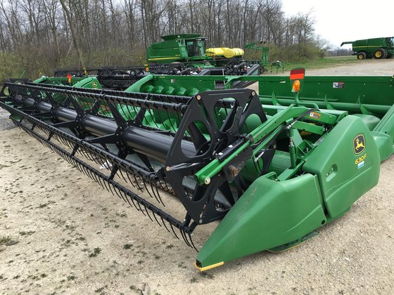 John Deere 630F Harvester Header picture
