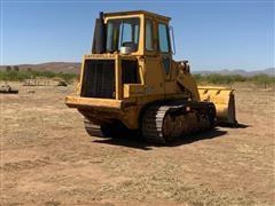 Caterpillar 963 Crawler Loader picture