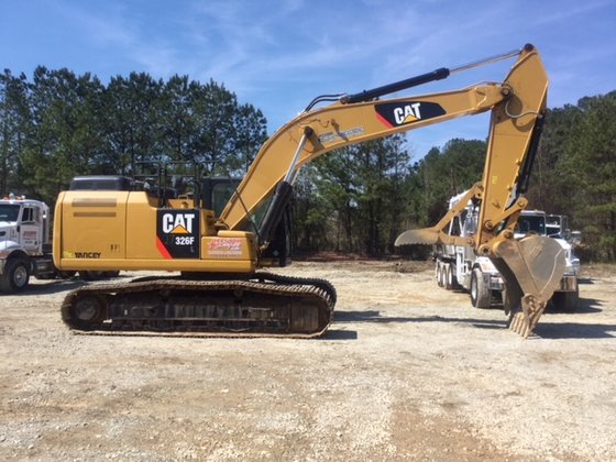 Caterpillar 326F Excavator picture