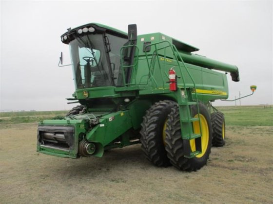 John Deere 9760 STS Combine picture