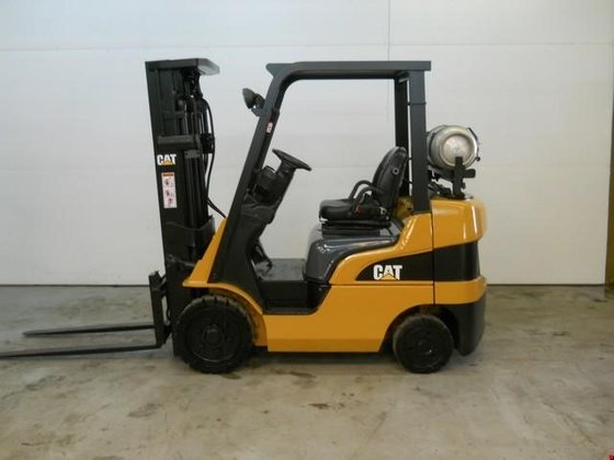 Caterpillar C5000 Forklift picture