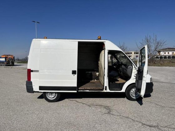 Peugeot Boxer Van picture