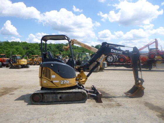 John Deere 27D Excavator picture