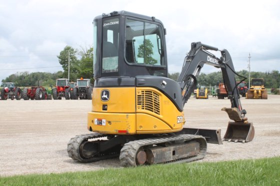 John Deere 27D Excavator picture