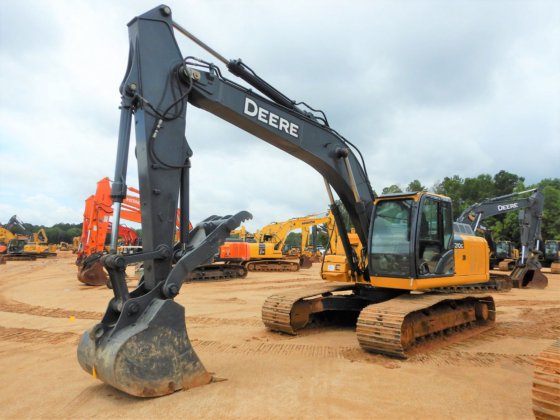 John Deere 210G LC Excavator picture