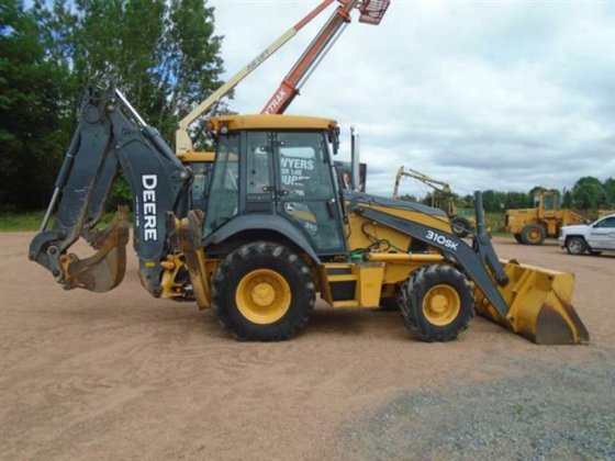 John Deere 310SK Backhoe Loader picture