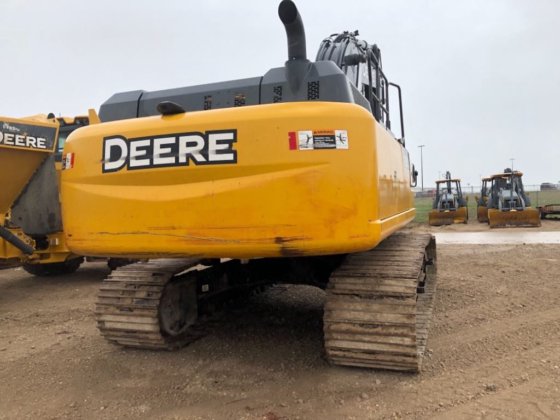John Deere 350G LC Excavator picture