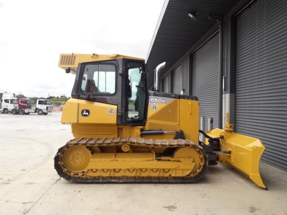 John Deere 650K Dozer picture