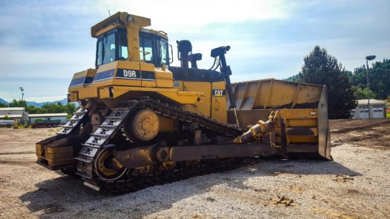 Caterpillar D9 Dozer picture