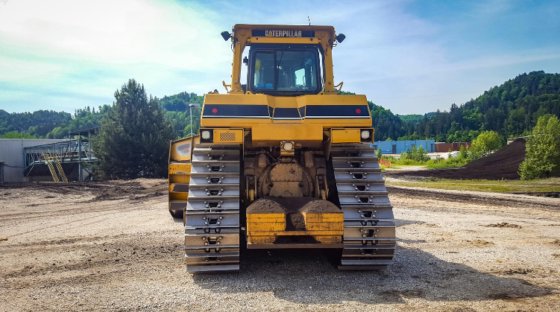 Caterpillar D9 Dozer picture